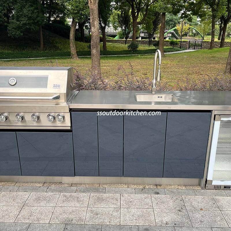 stainless steel outdoor kitchen