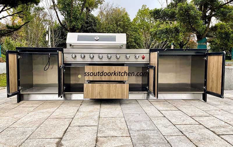 Stainless Steel Outdoor Kitchen