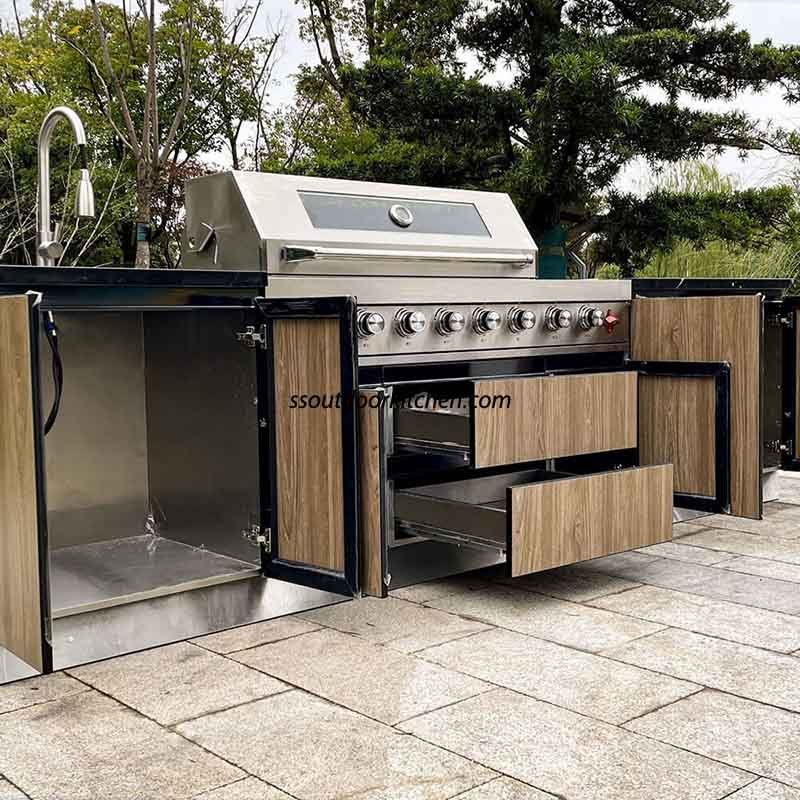 Stainless Steel Outdoor Kitchen